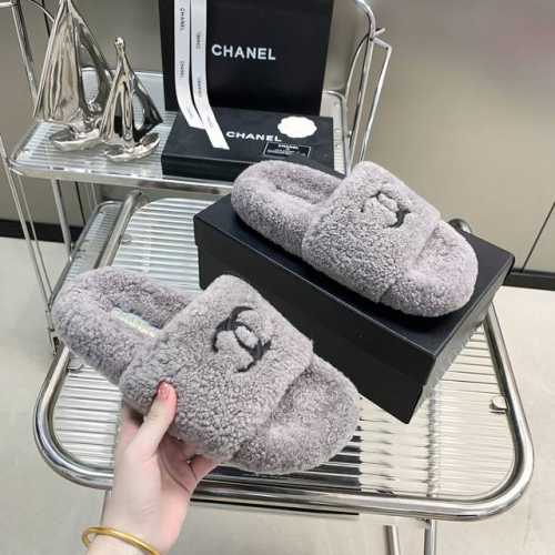出厂价 CHANE*小香 24 新款毛毛拖鞋真的太可爱啦 柔软蓬松的毛毛 舒服暖脚！ 秋冬搭配子休闲又慵懒 上脚真的好看又时髦！美腻美爆了！ 进口羊毛 手感细腻