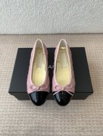 Chanel小香 25Ss 春夏鞋头 电绣点缀 芭蕾舞鞋 宛如女神脖子上的项链 上脚包裹性非常好 上脚跟显瘦 真的是超级精致 复古的玛丽珍太对味了 个人最喜欢好