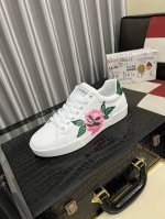 出厂价Pp： Dg～ 情侣装休闲鞋 2025Z柜同步发售 码数:35-46# 1个颜色鞋面选用多材质拼接网布内里，舒适透气，鞋底：原版舒适耐磨大底，实物拍摄实物