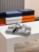 Dior 顶级版 Size39-44 38.45定做 Ss迪奥最新男款拖鞋必备 Dior Alias男士真皮拖鞋 这款 Alias 凉鞋夏季新品 彰显休闲高雅的