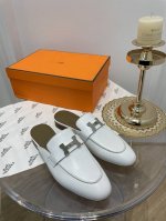 爱马仕 HerméS 乐福H 五金扣件拖鞋 高品 原版工艺 白色 款式经典 简约 此款主要对比的就是工艺 品质 爱马仕 HerméS 夏天开始不一样的夏天生活