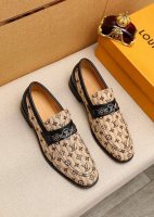 商品商标 Louis Vuitton 路易威登 休闲皮鞋 正码码数: 38-44 45.46.47订制 商品材料 精选 进口布料鞋面+奢华五金扣 进口头层牛皮内