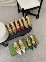 工厂p价 女装女鞋 运动原单 Gucc！新款双G扣尖头高单鞋 顶级品质 原版开模双G扣 头层进口牛皮 羊皮内里 橡胶防滑大底 跟高：8.5Cm，颜色：黑色、米白