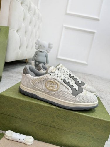 35 40 38 44Gucci 休闲鞋 早春爆款推荐，原版鞋底、原版面料、原版套楦工艺一比一折骨复刻！重工刺绣追求极致！ 面料：意大利进口头层牛皮 内里：原版
