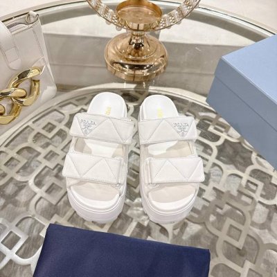 prada，夏季新品，顶级羊皮面料。上脚百搭舒适，码数35至41。