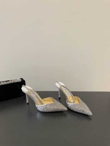 jimmy Choo 最高品质 最新经典钻石链条 渐变烫钻 重工艺水晶半拖鞋单鞋 同步专柜 主打精致 舒适度休闲 甜美 无解风都轻松满足 Blingbling
