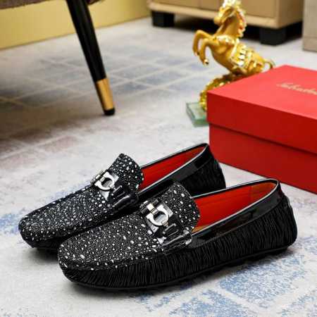 工厂价 菲拉格慕[Ferragamo] 顶级豆豆男鞋官网原版复制，鞋面采用进口官网1:1小牛皮材料激光制作意大利进口皮内里。绝非一般的工艺制造，明星御用款！大厂 - 点击图像关闭
