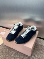 工厂价 Miumiu 2024高定系列走秀新款系带休闲运动女鞋 缪缪明星同款字母Logo圆头拼色阿甘跑鞋 材质 鞋面进口小牛皮 进口羊猄皮+水染羊皮内里+原版开