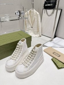 橙子出厂价p gucci 古驰 经典刺绣Gg高帮老花厚底帆布鞋 休闲鞋板鞋 情侣款 重工刺绣追求极致 增高上脚舒适 底轻 面料 特定双G刺绣印花条纹提花织法帆布