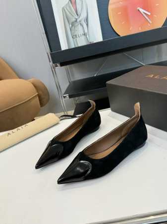 品 牌：Alaia AlAIA阿莱雅尖头高跟拖鞋！无数的名设计师都把他看作“Designer of Designers”更影响着很多人的风格！铆钉、金属环扣、紧 - 点击图像关闭