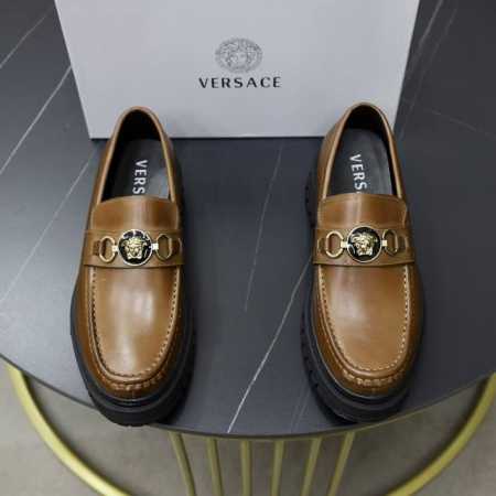 品牌：VERSACE 范思哲 标准码：男码38-44 45定做 等级：原单品质 材料：原版牛皮 牛皮内里 耐磨轻便柔软大底 款式类别：男士时尚套脚 商务休闲皮鞋 - 点击图像关闭