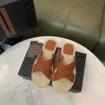 工厂p价 Zegna 杰尼亚经典男士拖鞋 一字带真皮高端拖鞋 草编拖鞋 老钱慵懒气质拿捏 男士夏季必备单品 这款拖鞋选用柔软小牛皮和翻毛皮制成 休闲又不失精致