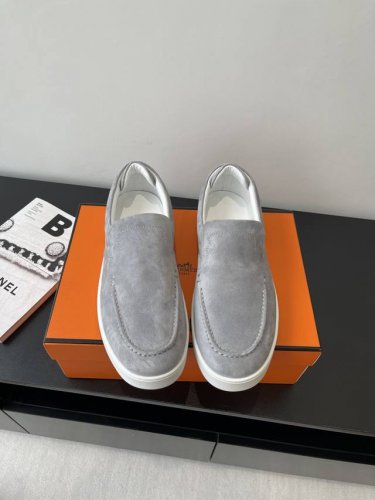 代购级 男款 Herm S 爱马仕 25Ss早春新品 Kiddy兔 一脚蹬休闲运动鞋 板鞋 饰有标志性 H 细节 设计简约流畅 超前时尚 简约高级 随意搭配 上