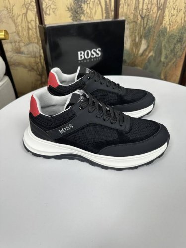 工厂p价 Boss 2025最新休闲运动鞋本款是官方主打款1:1质量，原厂名师制作，采用进口网布拼接牛皮舒适网布内里！原版pu超轻耐磨防滑1:1大底！完美楦型，