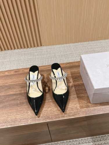 JIMMY CHOO 周仰杰 JC经典水钻链条尖头高跟拖 穆勒鞋 包头半拖 高跟凉鞋 这一款尖头半拖优雅又不失小性感，其设计理念简单 干净，搭配施华洛链