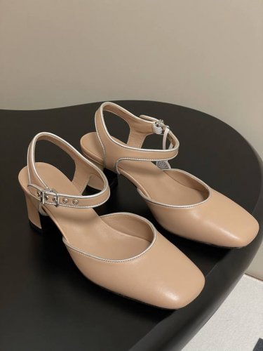 顶级品质 Hermes 爱马仕 H家25S春夏新款高跟玛丽珍鞋 包头后空凉鞋 山羊皮和Nappa皮革高跟玛丽珍鞋，搭配标志性“H”鞋扣和撞色滚边，打造精致柔美造