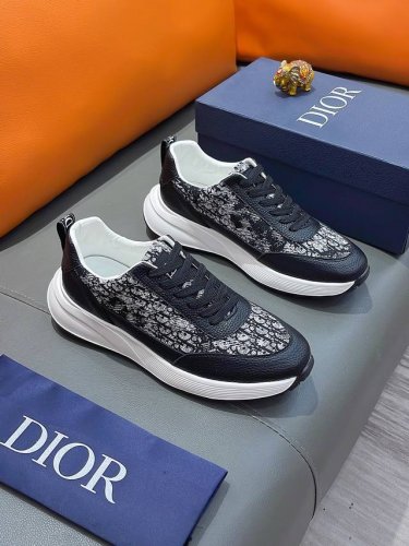 商品名称：Dior 迪奥 实价： 正规码数: 38-44 休闲鞋 商品材料：精选 牛皮鞋面，柔软羊皮内里；原厂大底。