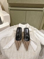 升级版 巴黎世家 Balenca*A 新款五金钻扣单鞋系列！这款鞋型是淑女尖头单鞋上脚美爆又百搭 Ins爆款 原版购入开模，定制鞋面原版印花布，所有的材质与工艺