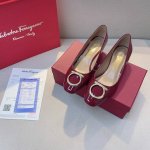 橙子出厂价 Ferragamo 菲拉格慕 方头漆皮粗跟单鞋 浅口中跟女鞋 跟高：4Cm 码数：34-41