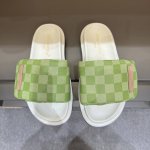 码数38-45 *OUIS *UITTO* 男款魔术贴老花PVC 拖鞋-顶级以柔软的牛皮塑造鞋面交叠，细节见真章！韧性牛皮鞋垫倍感舒适，轻盈微型外底实现行走如风