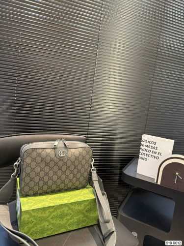 配盒子 酷奇相机包 Gucci更高级时髦 日常出门首选时尚弄潮儿必备款哦尺寸：25 16 货号6012