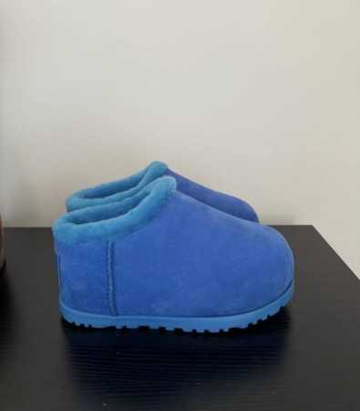 出厂p 、UGG，2024新款出炉卡皮巴拉胖头鞋，系列刻在基因里的松弛感 X拒绝精神内耗 ，卡皮巴拉”潮流风向标，经典胖头拖鞋 卡通可爱造型让你的穿搭更具吸引力 - 点击图像关闭