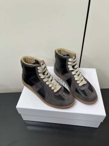 男款 Maison Margiela tibi mm6经典德训鞋高帮版无敌好看，唯一对版 细品多双正品代购回来1比1出模开发！鞋面:牛皮麂皮内里:进口小羊皮鞋底