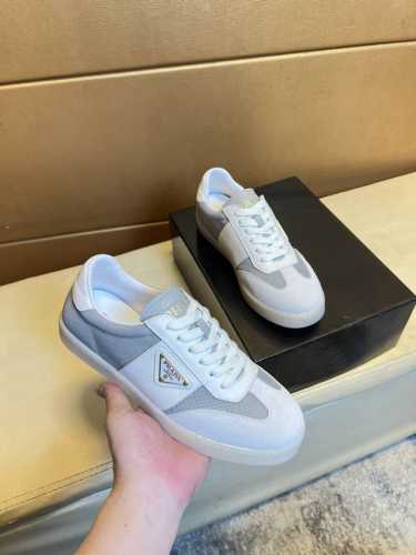 Prada 经典原单版本 普拉达：顶级代购男士最新专柜同步发售，意大利进口优质原版：品牌丝绸小牛皮 鞋身高周波品牌logo 品牌高丝光帆布布匹 鞋舌丝印品牌lo