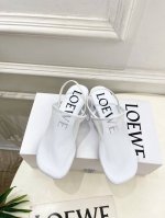 loewe 罗意威 2025春夏新品 冰丝网小猫跟半拖鞋 loewe作为这两年最受欢迎的设计师牌 设计简单 细节巧妙 清新脱俗 不想满大街撞款的可以看看这个品牌