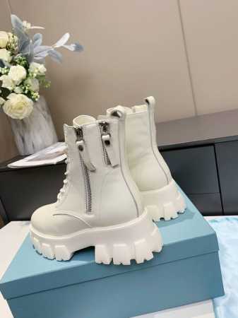 出厂350 顶级版本 火爆普拉达[抱拳][抱拳][抱拳][抱拳][抱拳] Prada 鞋面：进口头层牛皮内里羊皮 大底：Tpu+抽真空。增高厚底，原版1比1开版 - 点击图像关闭