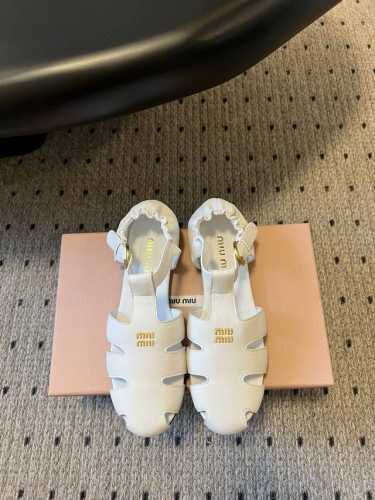 顶级品质 Miumiu 缪缪 25Ss早春新款 走秀新款罗马鞋玛丽珍芭蕾舞鞋 官方春夏走秀新款，时髦百搭 即可咸又可甜 一点也不磨脚 无论光脚穿还是搭配袜子穿都