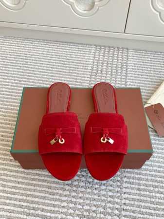 平底 粗跟 代购级 Loro piana Summer Charms Ser LP女士凉鞋拖鞋产品详情：这款绒面羊皮革凉鞋搭配饰有Loro Piana My C - 点击图像关闭