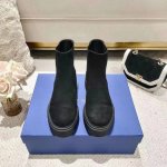 STUART WEITZMAN简称SW 2024秋冬新品，切尔西女靴 气质女神款 独家上新！ 最耐看的靴子就是非它莫属了！随意搭配且可完美， 原版楦型， 配以珍