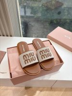 所见即所得G067独家上新Miu Miu2015平底编织字母平底拖Zp开发 原版拆卸 对版缪缪字母秒杀市面版本 Miu真的太少女啦！超级软糯 喜欢可以冲了！鞋面