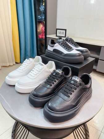 出厂价P 普拉达 Prada 奢华时尚的高端产品完美的楦型加上顶级的手工制作，使得本款鞋子立马形成了一股浓郁的贵族气息。进口头层牛皮搭配布洛克雕花工艺牛皮内里法 - 点击图像关闭