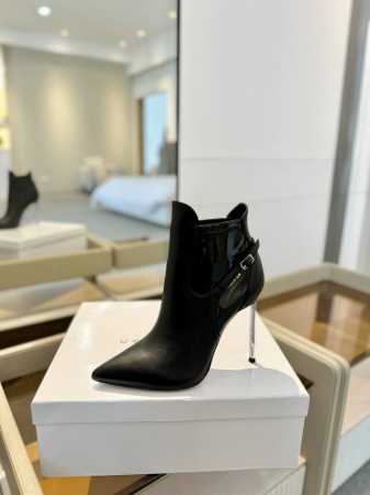 价格： 卡萨帝 Casadei 女王的高跟鞋，来自意大利顶级鞋履品牌 是由Quinto Casadei于1958年在意大利圣毛罗帕斯科利创立。 Casadei - 点击图像关闭
