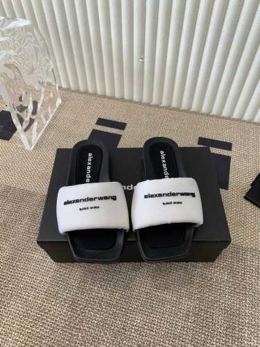Alexander Wang 亚历山大.方头平底拖鞋 鞋头凸形立体logo字母高工艺，简约低调的纯色单品细节做工精致，上脚非常舒适好穿 鞋面：原版订制高丝光布料