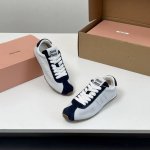 工厂价 高版本！专柜同步 Miu家2025早春新品休闲运动鞋系列阿甘鞋 时尚 简约高级 随意搭配 上脚非常轻便舒适 今年主推款 时尚 简约高级 随意搭配 上脚非