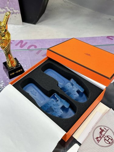工厂p价p 爱马仕H拖全网优势放货外单最爱的一款 大厂手工 跑量款 精致工艺 爱马仕H拖鞋 鸵鸟纹 2025新色 中底全包 全新改版 Herm S 包装升级 版