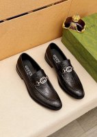 商品商标：Gucci 古驰 休闲皮鞋 正码码数: 39-44 38.45.46订制 商品材料：精选 进口头层小牛皮压花鞋面+奢华五金扣，进口羊皮内里。强烈立体视
