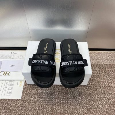 dior 迪奥 走秀新款 Iviera Evolution魔术贴织带厚底休闲拖鞋 cd立体刺绣字母Logo藤格纹露趾凉拖鞋 明星同款拼色平底圆头沙滩鞋 顶级代购