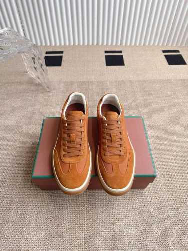 loro Piana Lp诺悠翩雅Tennis Walk系列L德训鞋休闲鞋 这款新款绒面革网采用超低帮设计，适合全年穿着。 包边鞋底营造轻松迷人的色彩组合，将功
