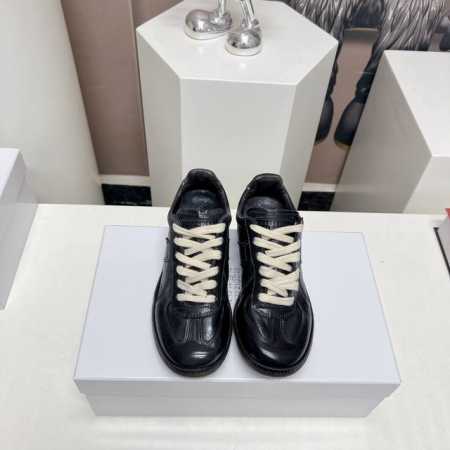 出厂:女 男40独家顶级版本 M*M6M*Aison M*Argiela~24Vs春夏新款复古休闲系列 圆头复古休闲鞋 光听到复古风就能立刻想到经典m*Argi - 点击图像关闭