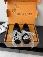 顶级版本 配饰20 louis Vuitton路易威登驴牌春夏Sneakerina系列 芭蕾运动鞋 德训鞋 情侣款 Sneakerina 芭蕾风运动鞋以丝滑绒面