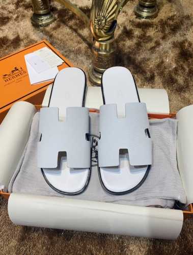 出厂价Pp男款：380 品牌：Hermes 编号：H80188-003 颜色：白 码数：39-46 45 46 订做不退不换 鞋底材质：真皮大底全真皮沿边而且鞋
