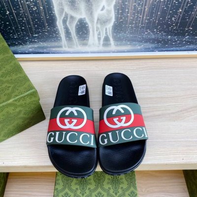 出厂 gucci 官网款男女同款Good Game 拖鞋凉鞋 在这个特别版系列中 品牌创始人 Guccio Gucci 的首字母缩写赋予了新的含义 在游戏世界中