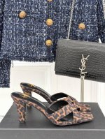 厂价 Saint Lauren*Ysl圣罗兰 25Ss新品交叉高跟拖鞋 鞋面采用进口小牛漆皮 内里踮脚混种羊皮 意大利进口真皮大底 Size：35-39 40定