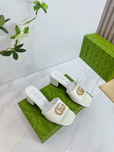 出厂 2025 Sss新款报到 Gucci 古*奇 原单品质 原汁原味的欧式风格 上脚非常完美穿搭上配此鞋 优雅大方 晶莹剔透 无论种各配件材质 都是家独一比一