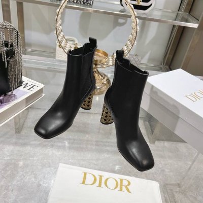 出厂 Dior 迪奥2024秋冬新款Icon系列骑士女靴 明星同款CD字母logo圆柱跟机车短靴 圆头低跟一脚蹬弹力靴 材质：鞋面进口麂皮绒: 进口皱漆羊皮+水