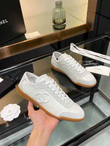 冲量价: CHANEL 香奈儿一眼心动的运动鞋！CHANEL新款24B德训鞋风很大的德训鞋.谁能拒绝 百搭.实穿.还绝对有风格！这一季的新款更有设计感.拼接撞色